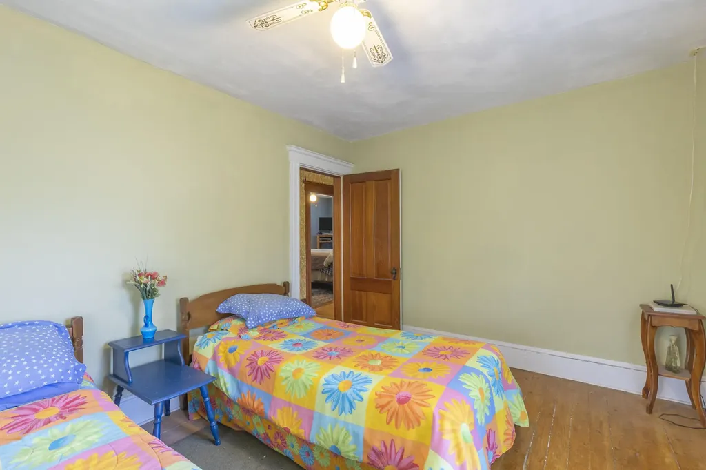 11 Park Avenue Newport ME 04953