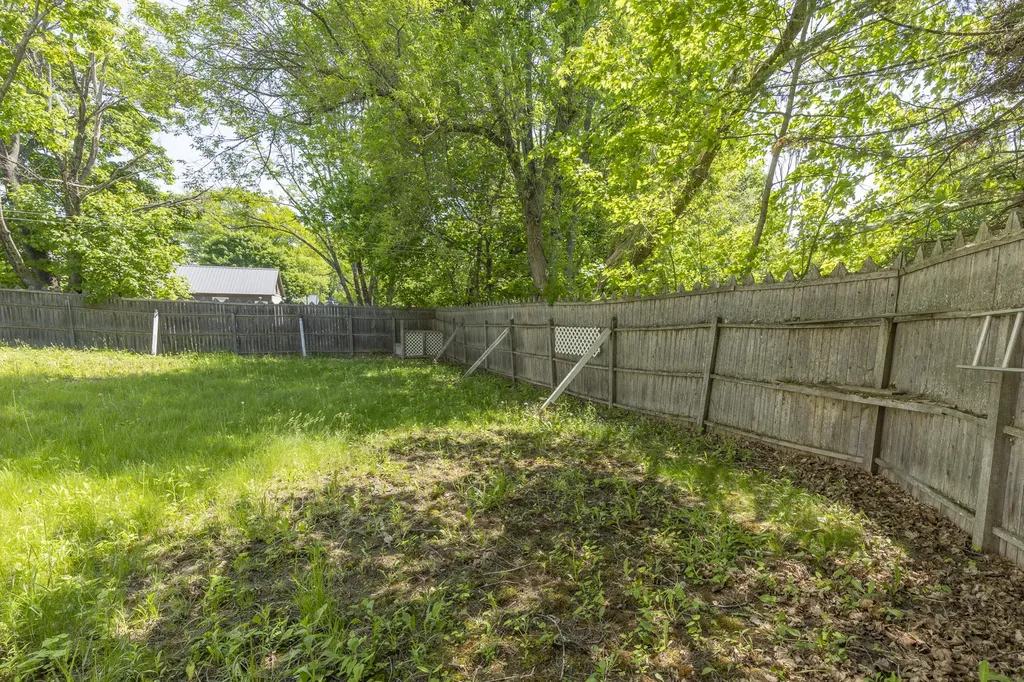 11 Park Avenue Newport ME 04953