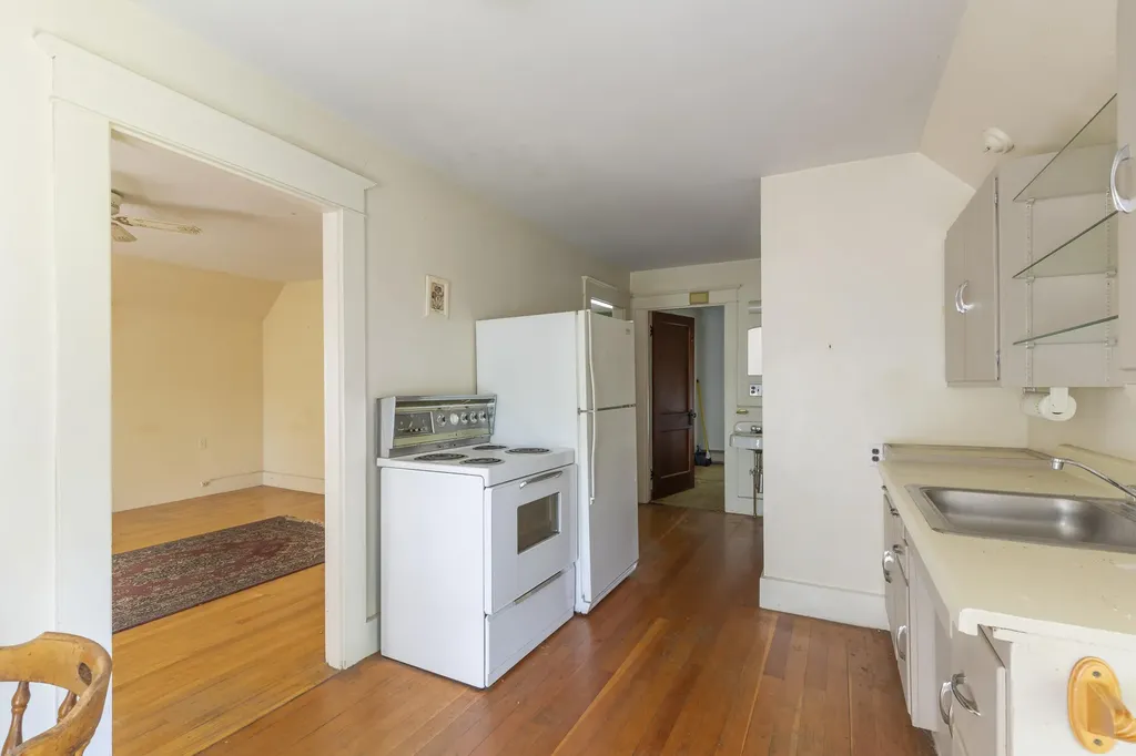 11 Park Avenue Newport ME 04953
