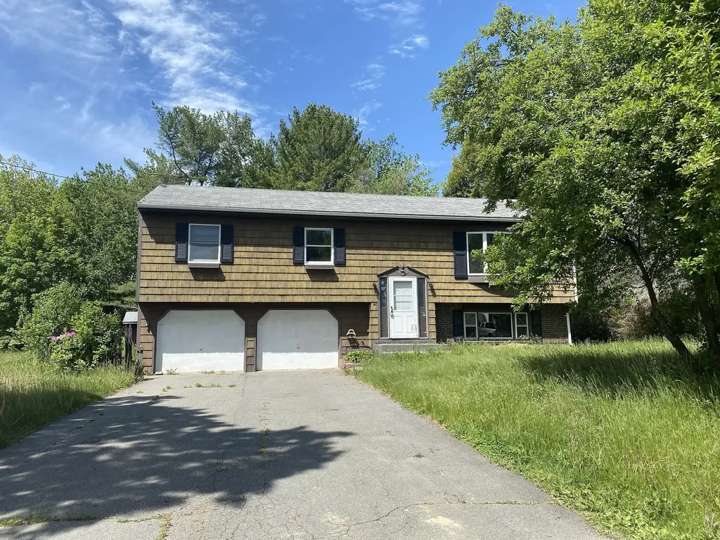 40 Saratoga Avenue Bangor ME 04401