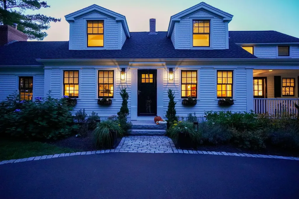 72 Foreside Road Falmouth ME 04105