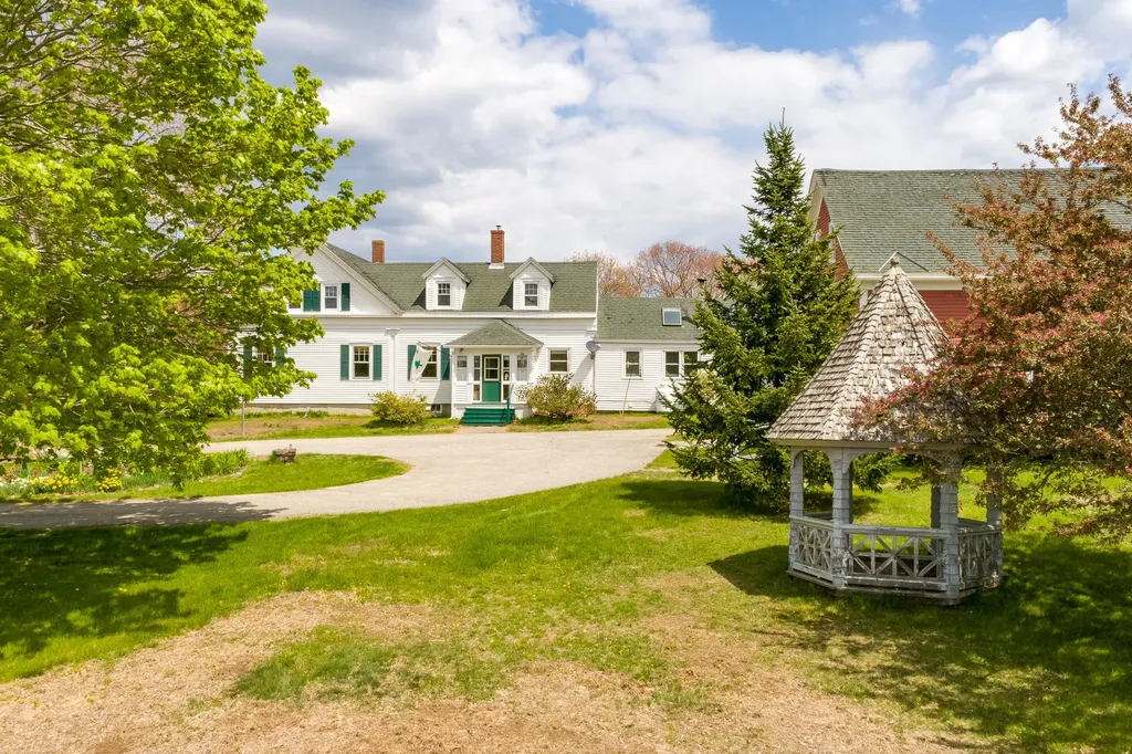 1719 Harpswell Neck Road Harpswell ME 04079