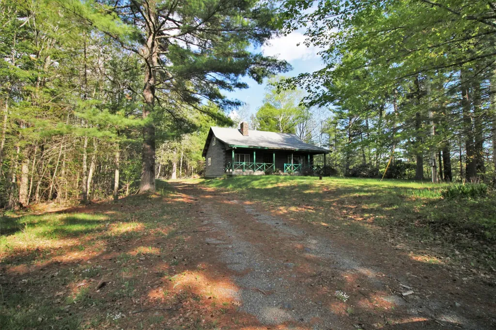 49 Clewley Hill Road Clifton ME 04428