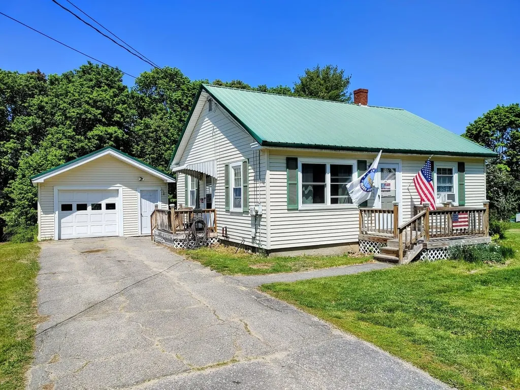 14 Hillcrest Street Gardiner ME 04345
