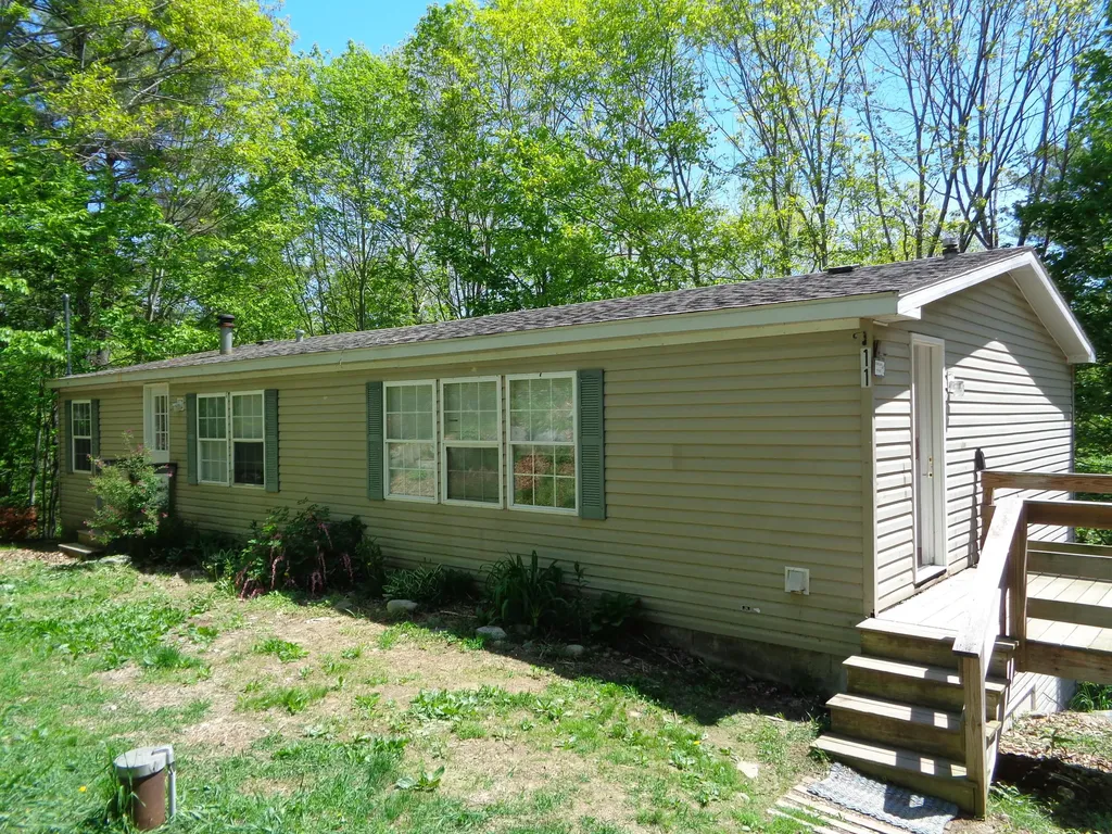 11 Old County Road Edgecomb ME 04556