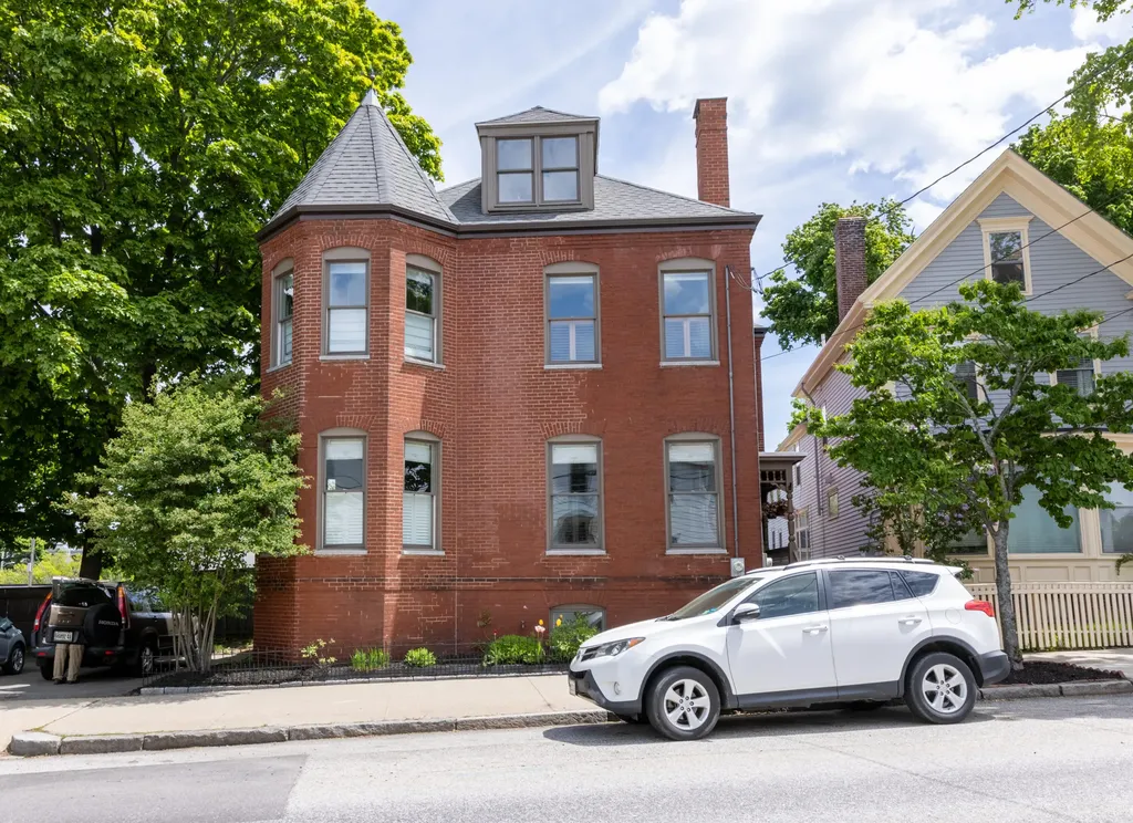 261 Vaughan Street Portland ME 04102