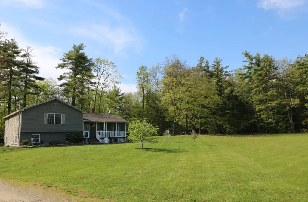 82 Cloughsdale Lane West Gardiner ME 04345