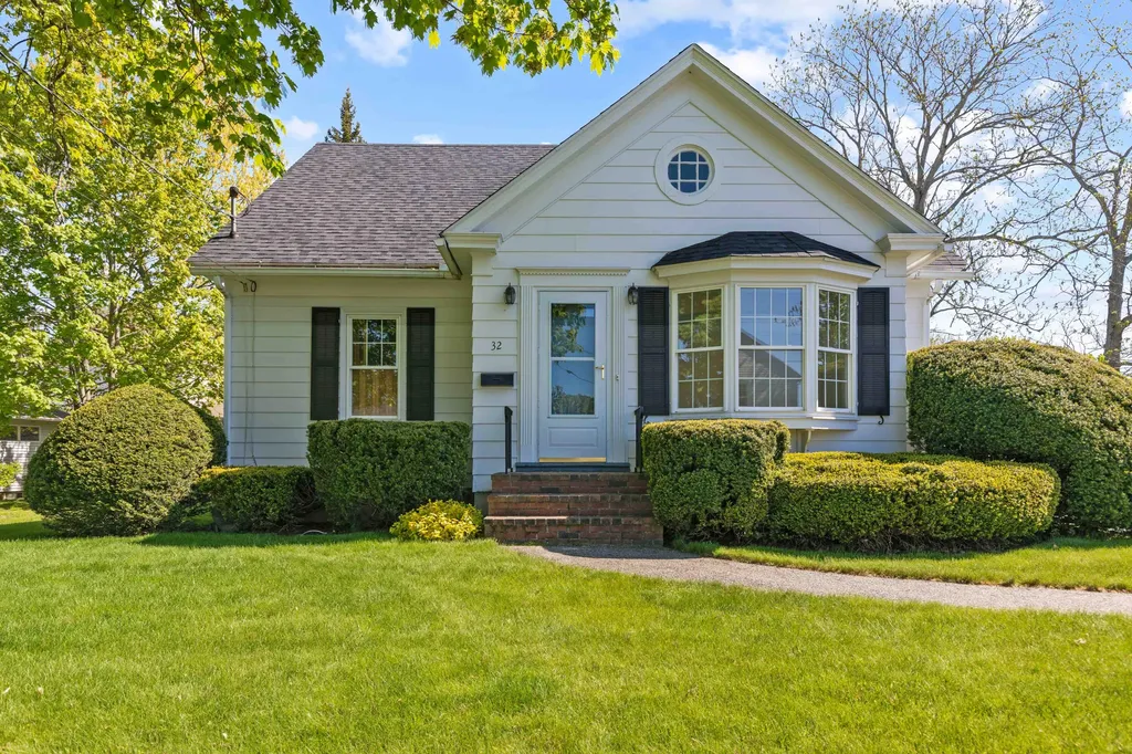 32 Beacon Avenue Biddeford ME 04005