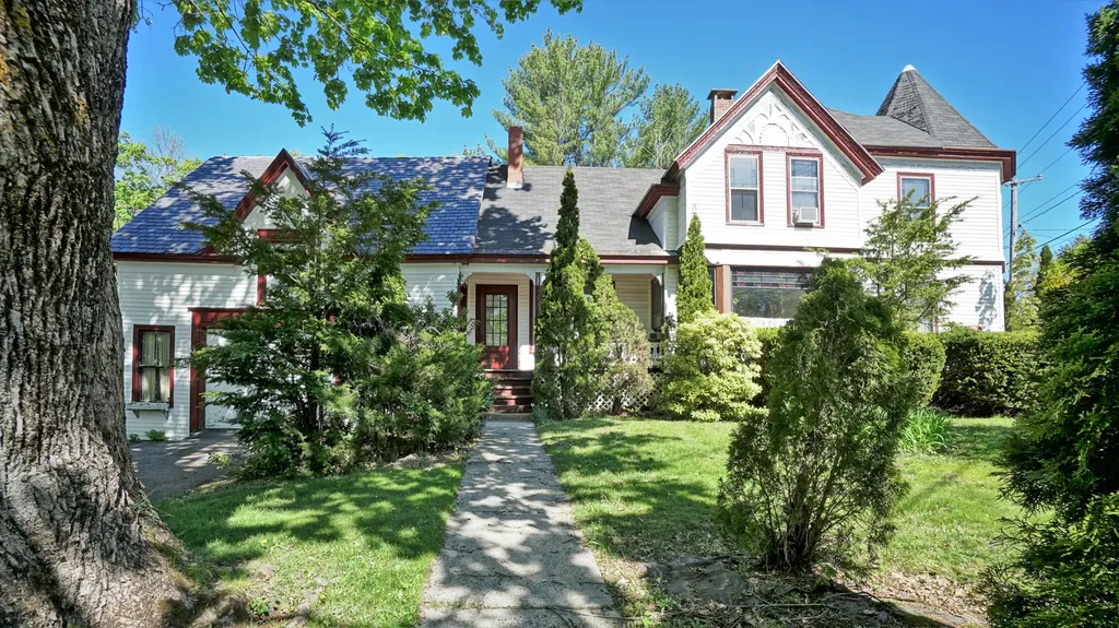 156 North Street Saco ME 04072