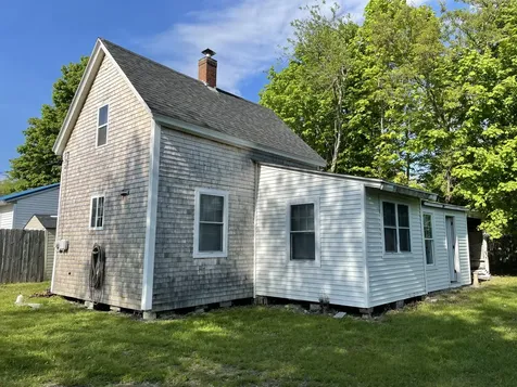 15 Carrolls Lane Rockland ME 04841
