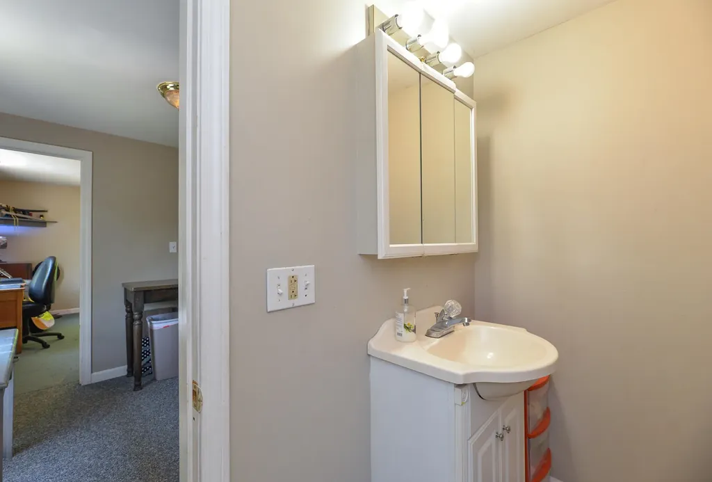 33 34th Street Acton ME 04001