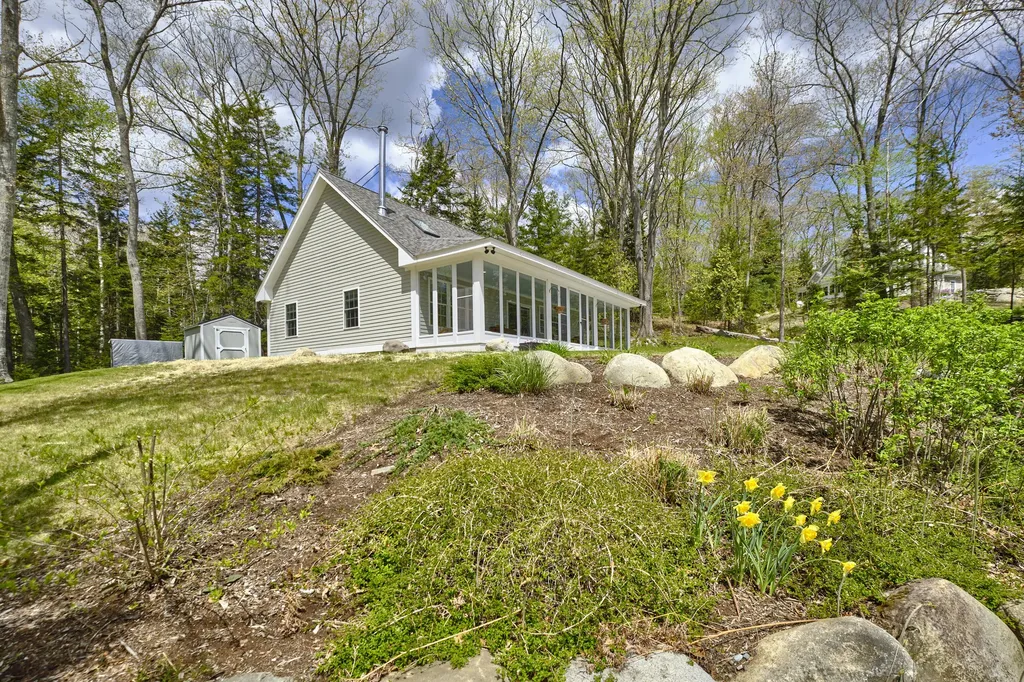 275 Shore Road Northport ME 04849
