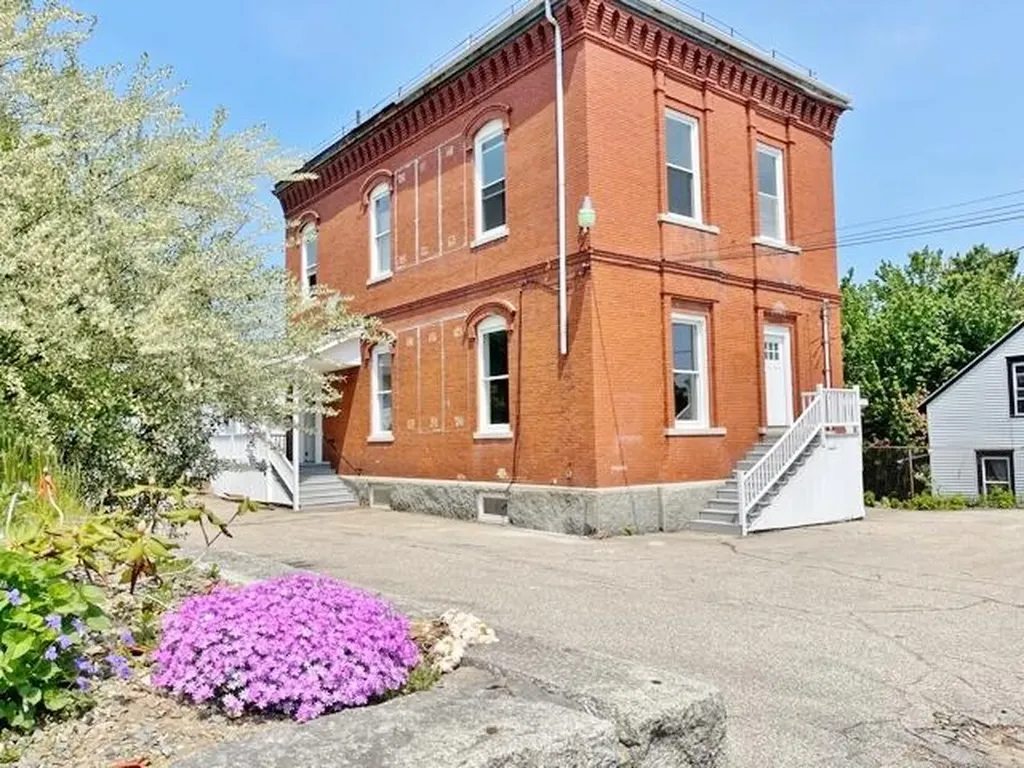28 Wentworth Street Biddeford ME 04005
