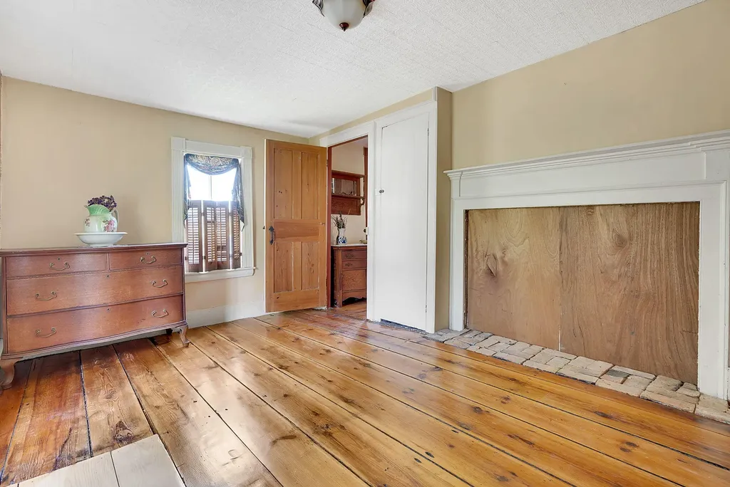 480 River Road Standish ME 04084