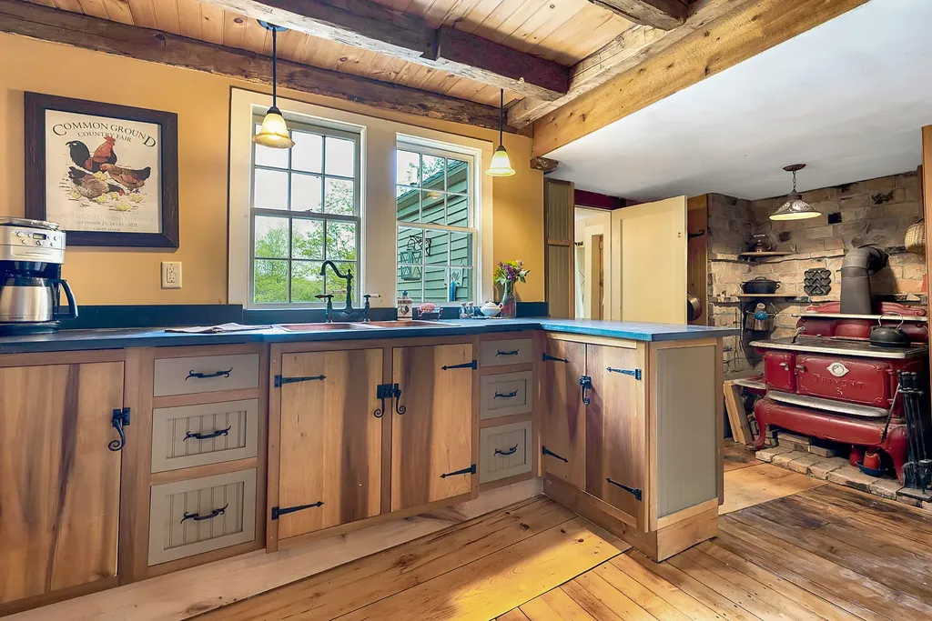 480 River Road Standish ME 04084