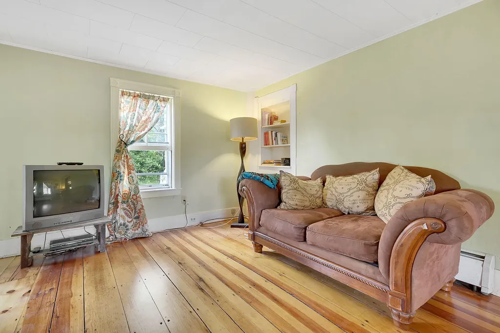 480 River Road Standish ME 04084