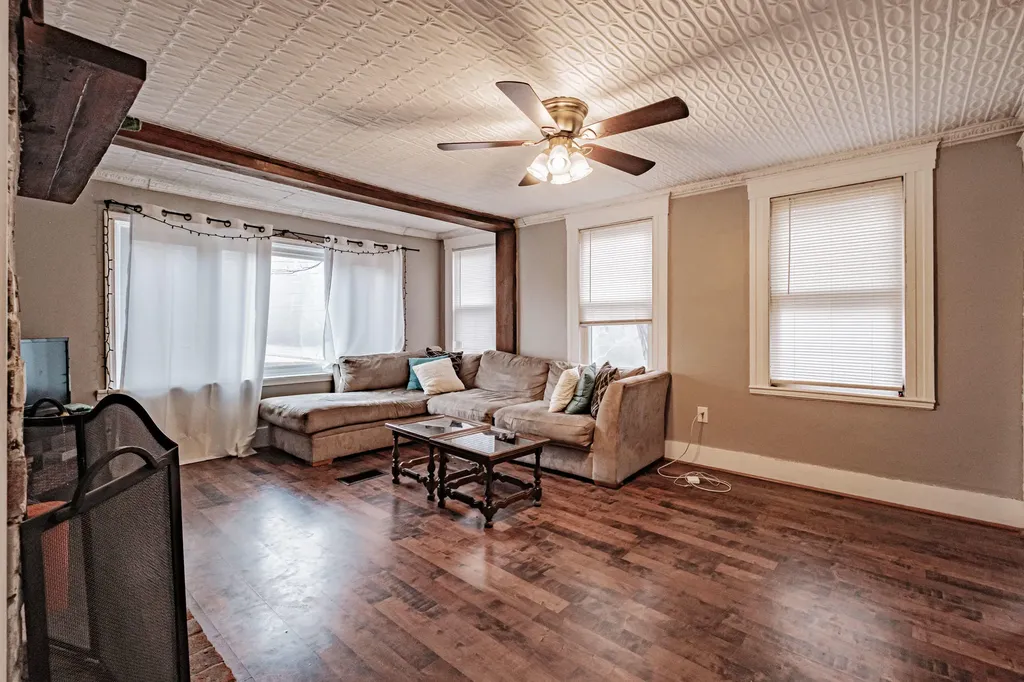 1083 Bridgton Road Westbrook ME 04092