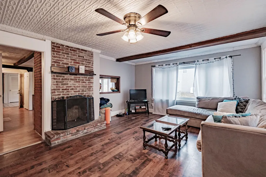 1083 Bridgton Road Westbrook ME 04092