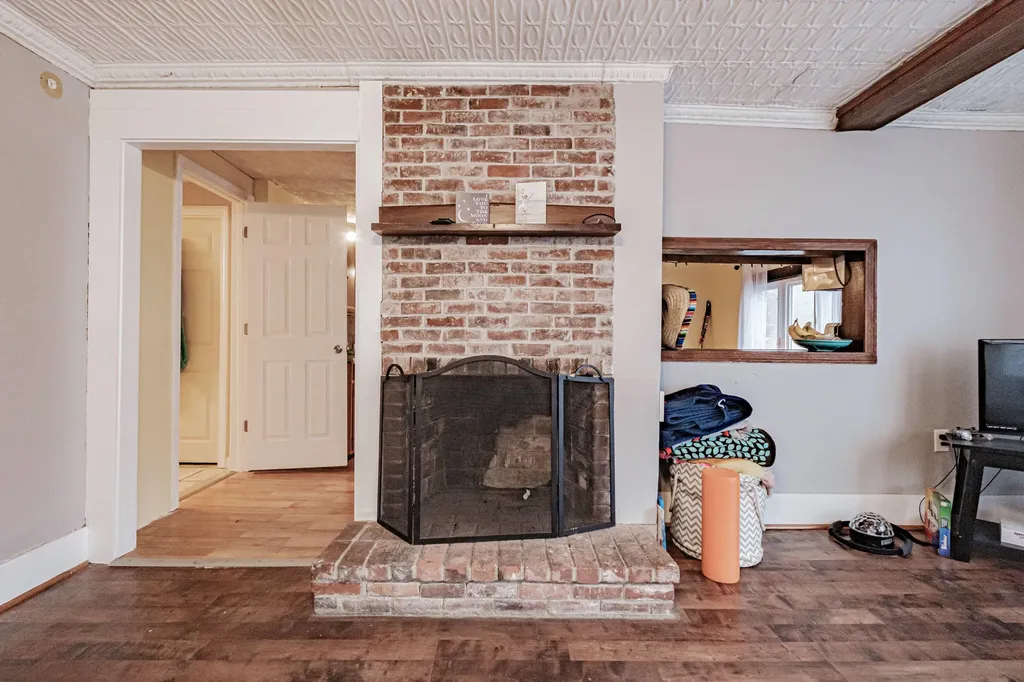 1083 Bridgton Road Westbrook ME 04092