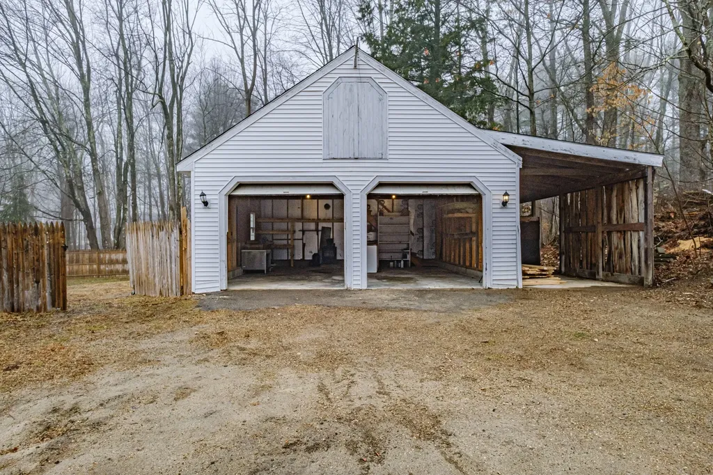 1083 Bridgton Road Westbrook ME 04092