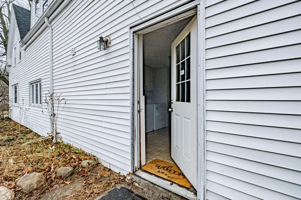 1083 Bridgton Road Westbrook ME 04092
