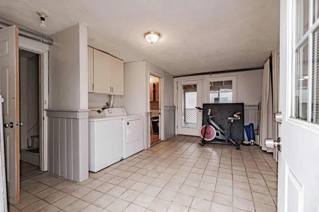 1083 Bridgton Road Westbrook ME 04092