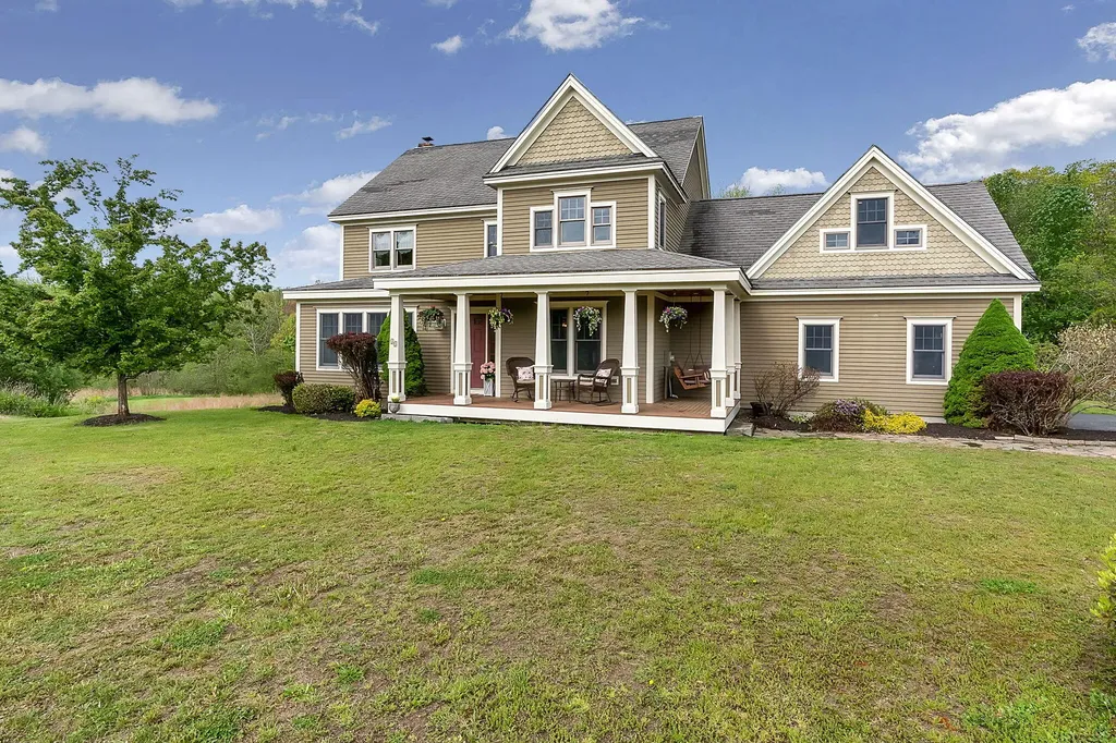 11 Jameson Drive Falmouth ME 04105