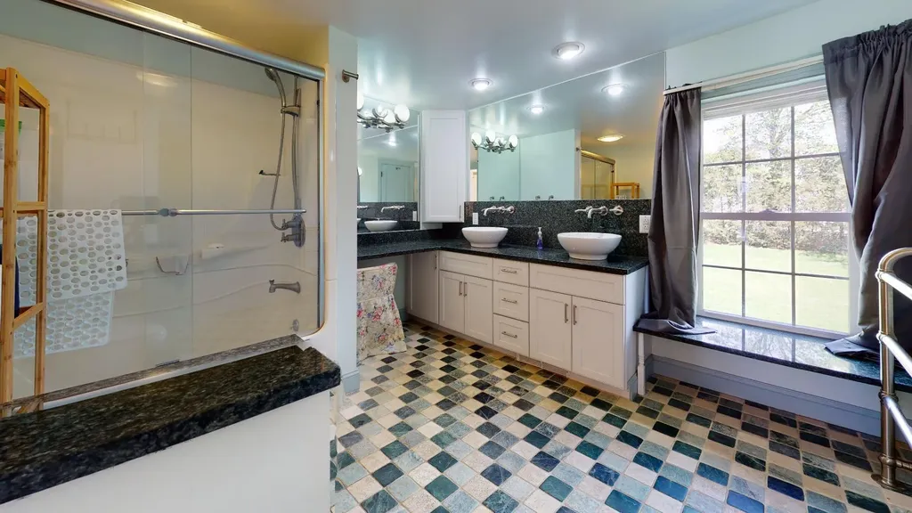687 River Road Orrington ME 04474
