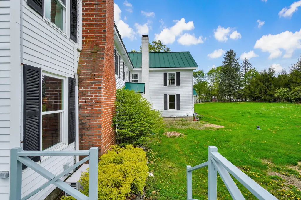 687 River Road Orrington ME 04474