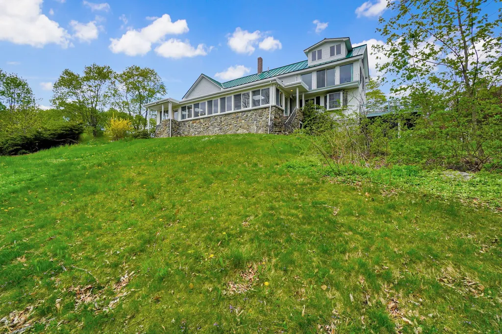 687 River Road Orrington ME 04474