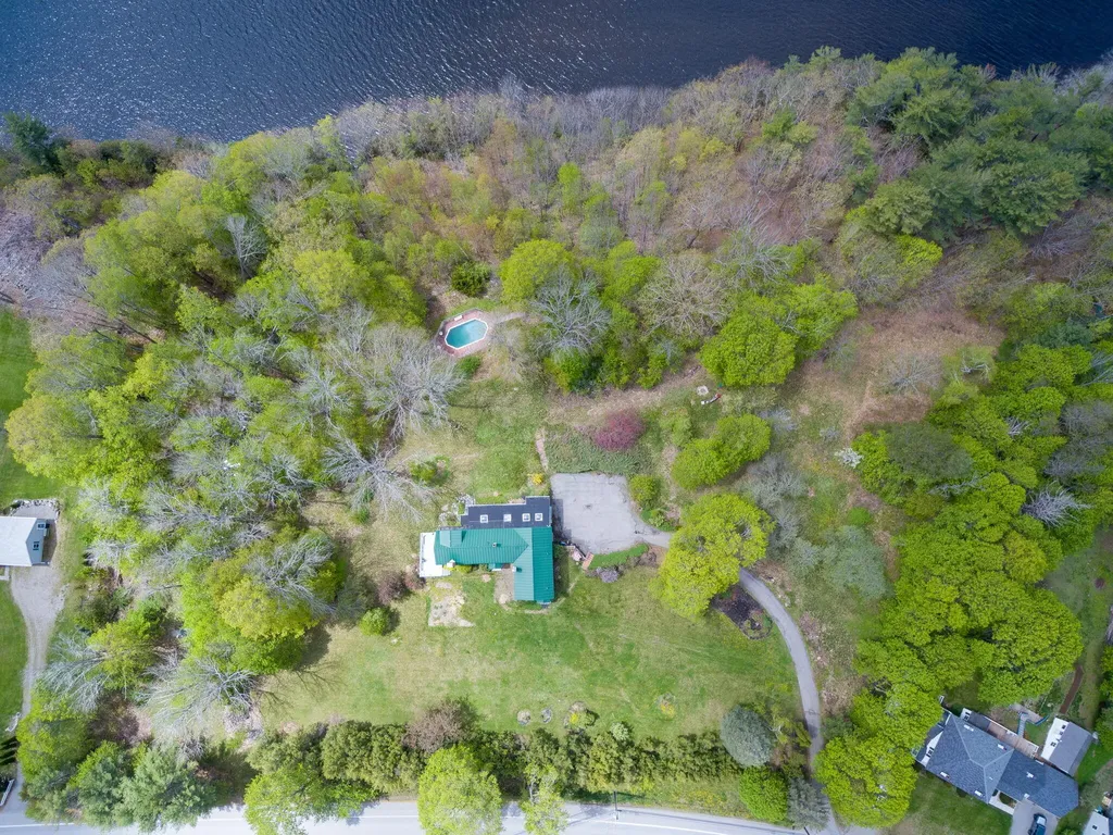 687 River Road Orrington ME 04474
