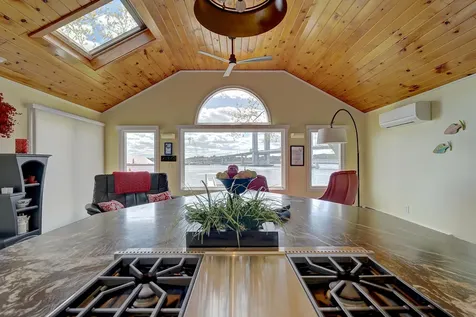 32 Mendum Avenue Kittery ME 03904