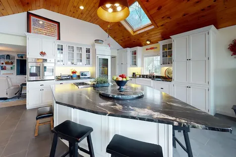 32 Mendum Avenue Kittery ME 03904