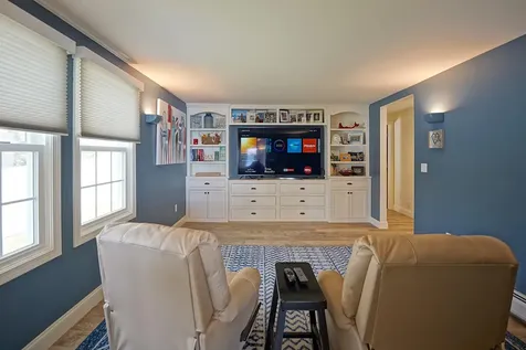 32 Mendum Avenue Kittery ME 03904