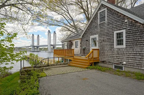 32 Mendum Avenue Kittery ME 03904