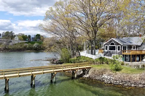32 Mendum Avenue Kittery ME 03904