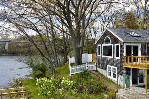 32 Mendum Avenue Kittery ME 03904