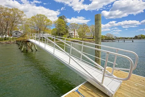 32 Mendum Avenue Kittery ME 03904