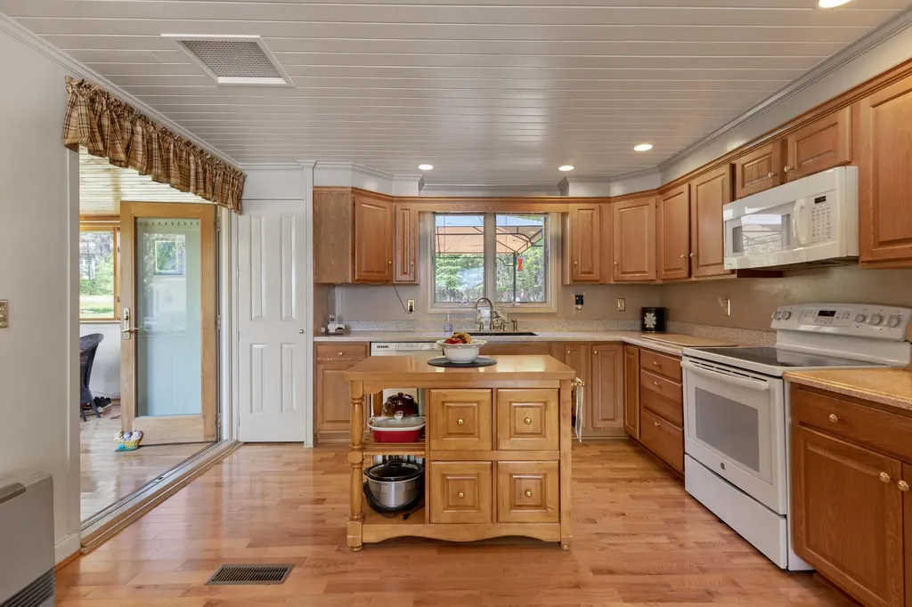 18 Conifer Trail Yarmouth ME 04096