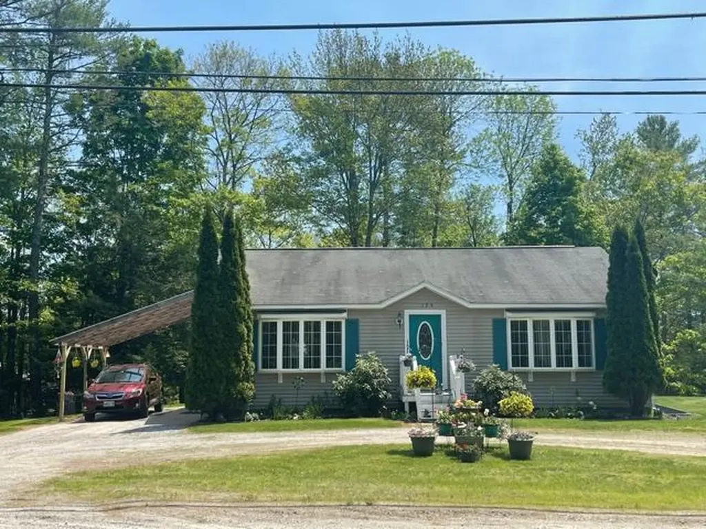 179 River Road Bowdoinham ME 04008