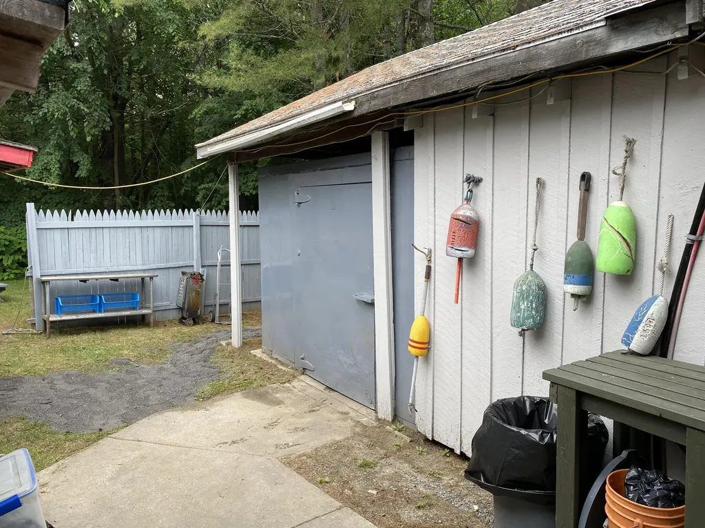 171 Roosevelt Trail Naples ME 04055
