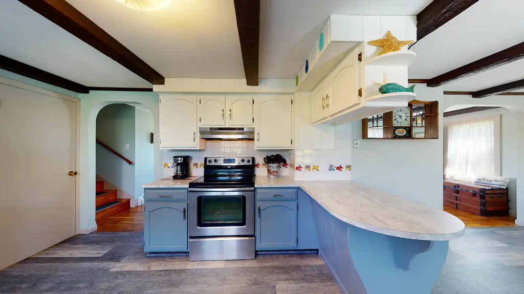 11 Sunrise Terrace Thomaston ME 04861