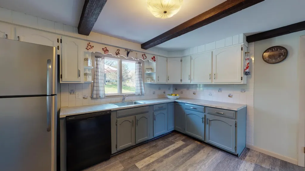 11 Sunrise Terrace Thomaston ME 04861