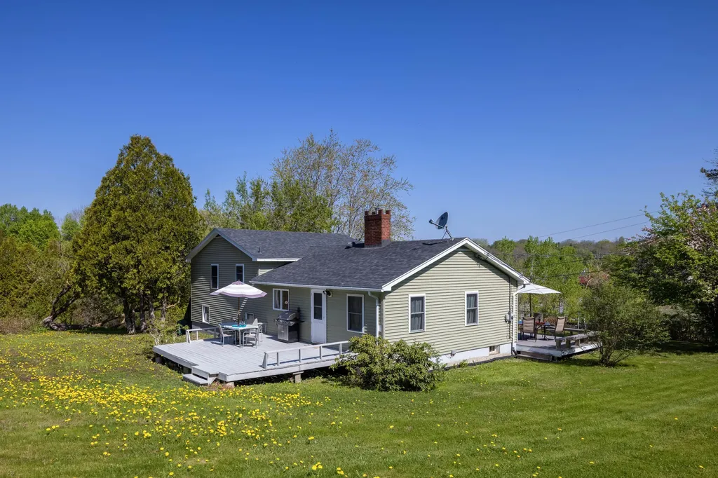 11 Sunrise Terrace Thomaston ME 04861