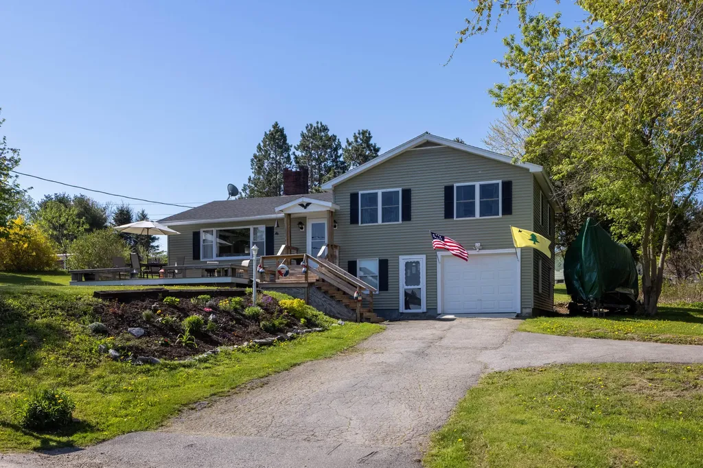 11 Sunrise Terrace Thomaston ME 04861