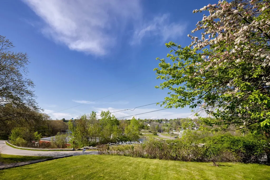 11 Sunrise Terrace Thomaston ME 04861