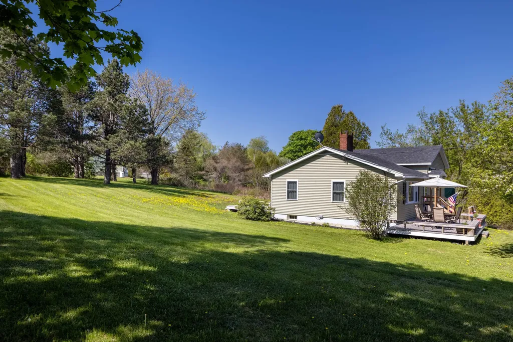 11 Sunrise Terrace Thomaston ME 04861