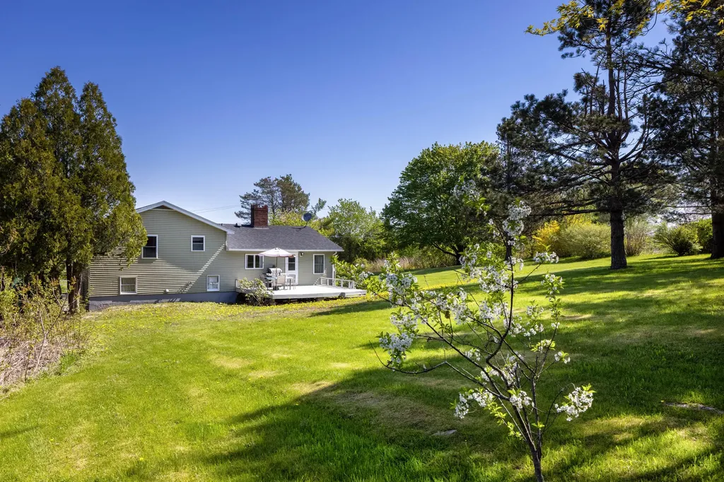 11 Sunrise Terrace Thomaston ME 04861