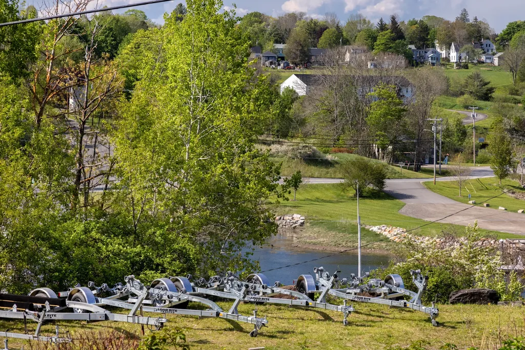 11 Sunrise Terrace Thomaston ME 04861
