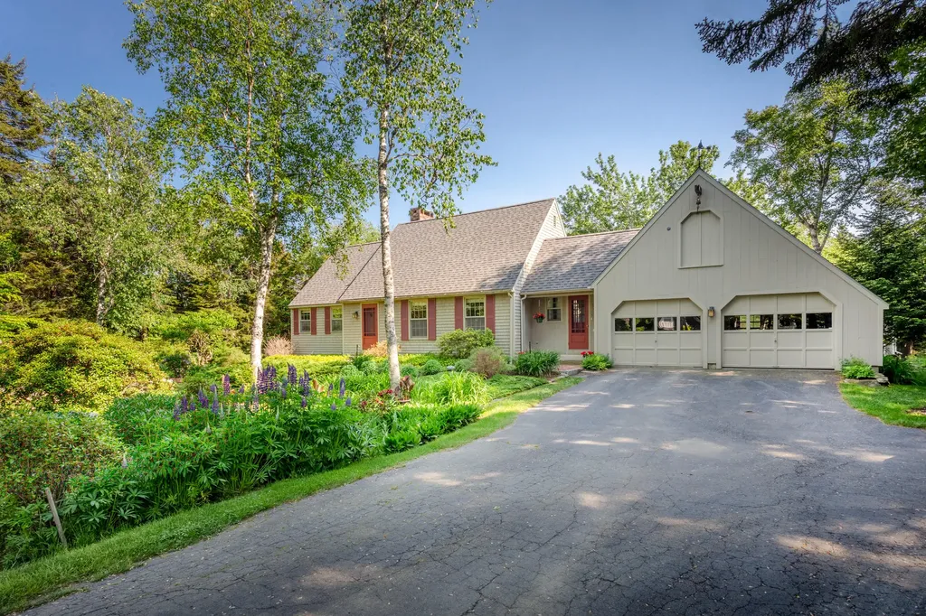 35 Pumpkin Cove Road Bristol ME 04554